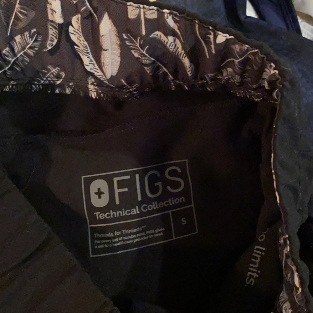 Black FIGs scrub bottoms; like new;wide leg; small